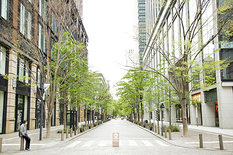 行人稀少 ◎ 當地時間五月四日,日本東京某著名商業街行人稀少。(中新社)