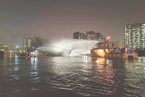 ◎ 海關、海事局、中國漁政船隻合力灌救。