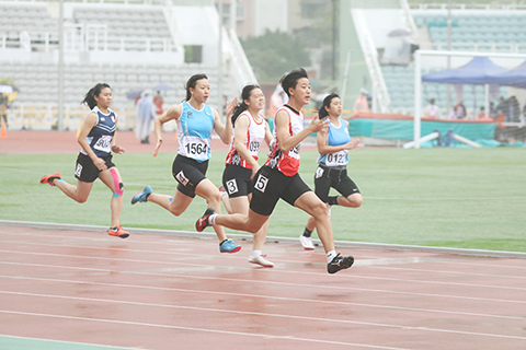 ◎ 參賽學生全力以赴。