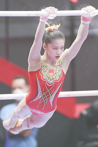 ◎ 韋筱園在日本勇奪高低槓世界冠軍。(新華社)