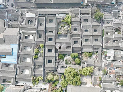 無人機拍攝可看出整個汪氏小苑「豆腐塊」規模。