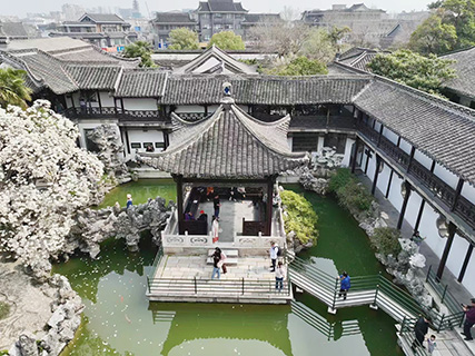 無人機拍攝何園。