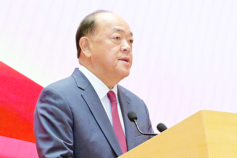 ◎ 行政長官賀一誠在澳門特別行政區政府慶祝中華人民共和國成立七十四周年招待酒會上致辭。