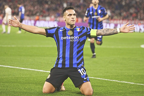 ◎ 國米隊長拿達路馬天尼斯昨晨先下一城。(美聯社)