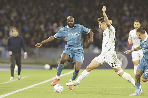 ◎ 拿玻里十一號盧卡古昨晨建功。(美聯社)