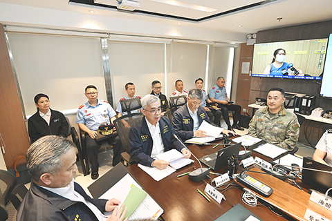 ◎ 保安司司長、聯合行動指揮官黃少澤主持代號「水晶魚二0二五」民防演習。