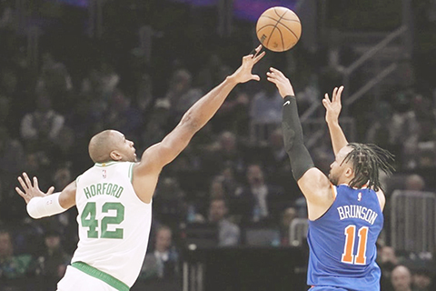 ◎ 紐約人十一號謝倫賓遜昨取廿九分,加時打敗塞爾特人。(美聯社)