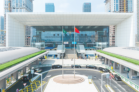 ◎ 橫琴口岸本年度通關客流量已突破一千萬人次。