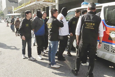 ◎ 一「換錢黨」被搶劫五十萬港元,珠澳共拘捕六內地漢。