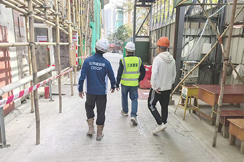 ◎ 公建局人員歲晚巡查轄下工地。