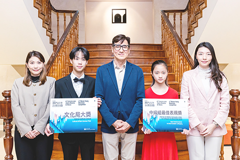 ◎ 楊宇帆與倪若涵獲頒獎項。