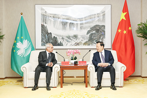 ◎ 夏寶龍主任會見行政長官岑浩輝。