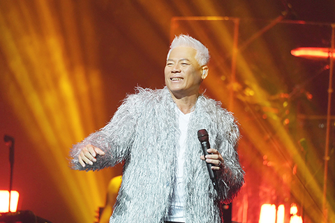 ◎ 馬來西亞歌手巫啟賢睽違十二年,日前再次重返台北,舉辦「紅塵來去夢太傻2.0」世界巡迴演唱會台北站。(香港中通社圖片)