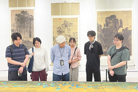 ◎ 澳大辦中國古代繪畫精品及近現代名家課稿示範作品展。